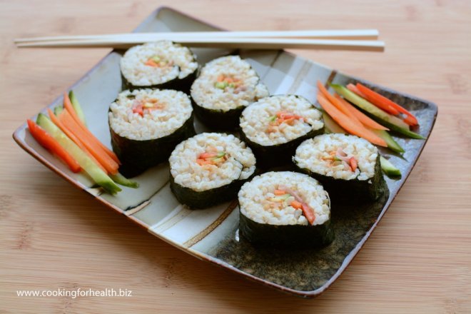 How to make vegetable sushi rolls